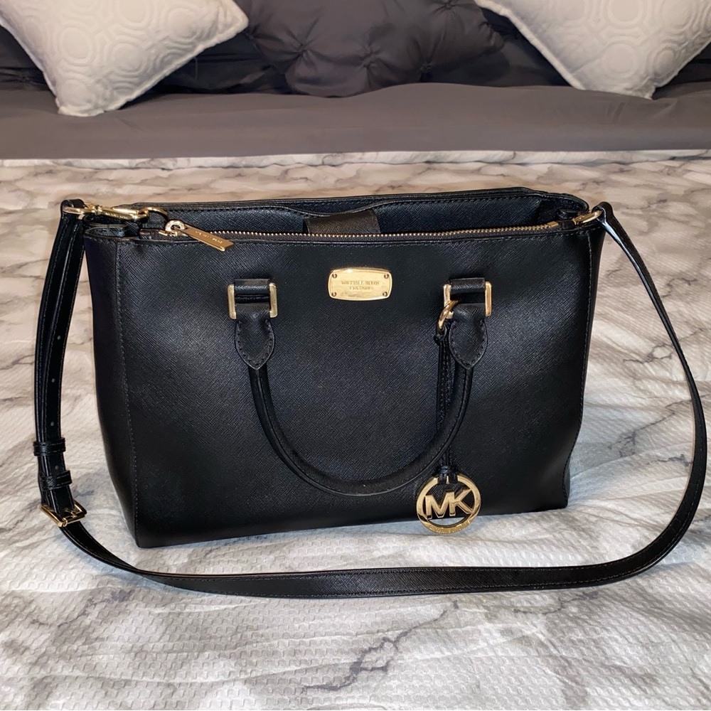 Black Michael Kors Handbag/Crossbody